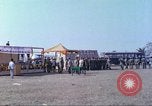 Immagine di Gli abitanti di un villaggio vietnamita Tan Tru Vietnam, 1967, secondo 31 filmato di repertorio 65675060271
