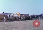 Immagine di Gli abitanti di un villaggio vietnamita Tan Tru Vietnam, 1967, secondo 32 filmato di repertorio 65675060271