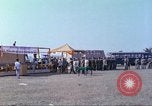 Immagine di Gli abitanti di un villaggio vietnamita Tan Tru Vietnam, 1967, secondo 33 filmato di repertorio 65675060271