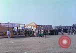 Immagine di Gli abitanti di un villaggio vietnamita Tan Tru Vietnam, 1967, secondo 34 filmato di repertorio 65675060271