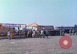 Immagine di Gli abitanti di un villaggio vietnamita Tan Tru Vietnam, 1967, secondo 35 filmato di repertorio 65675060271