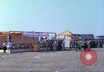Immagine di Gli abitanti di un villaggio vietnamita Tan Tru Vietnam, 1967, secondo 42 filmato di repertorio 65675060271