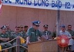 Immagine di Gli abitanti di un villaggio vietnamita Tan Tru Vietnam, 1967, secondo 61 filmato di repertorio 65675060271