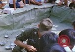 Immagine di United States Air Force personale Saigon Vietnam, 1967, secondo 41 filmato di repertorio 65675060272