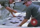 Immagine di United States Air Force personale Saigon Vietnam, 1967, secondo 60 filmato di repertorio 65675060272