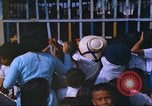 Immagine di United States Air Force aviatori Saigon Vietnam, 1967, secondo 41 filmato di repertorio 65675060273