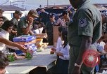 Immagine di United States Air Force personale Saigon Vietnam, 1967, secondo 60 filmato di repertorio 65675060275