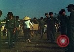 Standbild USA Band Tan Tru Vietnam, 1967, aus Sekunde 6 historischem Filmmaterial Videoclip 65675060277