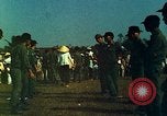 Standbild USA Band Tan Tru Vietnam, 1967, aus Sekunde 9 historischem Filmmaterial Videoclip 65675060277