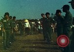 Standbild USA Band Tan Tru Vietnam, 1967, aus Sekunde 10 historischem Filmmaterial Videoclip 65675060277