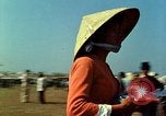Standbild USA Band Tan Tru Vietnam, 1967, aus Sekunde 17 historischem Filmmaterial Videoclip 65675060277