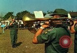 Standbild USA Band Tan Tru Vietnam, 1967, aus Sekunde 37 historischem Filmmaterial Videoclip 65675060277