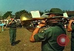 Standbild USA Band Tan Tru Vietnam, 1967, aus Sekunde 38 historischem Filmmaterial Videoclip 65675060277