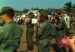 Standbild USA Band Tan Tru Vietnam, 1967, aus Sekunde 39 historischem Filmmaterial Videoclip 65675060277