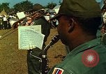 Standbild USA Band Tan Tru Vietnam, 1967, aus Sekunde 52 historischem Filmmaterial Videoclip 65675060277