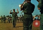 Standbild USA Band Tan Tru Vietnam, 1967, aus Sekunde 57 historischem Filmmaterial Videoclip 65675060277