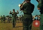 Standbild USA Band Tan Tru Vietnam, 1967, aus Sekunde 58 historischem Filmmaterial Videoclip 65675060277