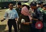 Standbild vietnamesische Volk Tan Tru Vietnam, 1967, aus Sekunde 25 historischem Filmmaterial Videoclip 65675060278
