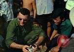 Standbild vietnamesische Volk Tan Tru Vietnam, 1967, aus Sekunde 56 historischem Filmmaterial Videoclip 65675060278