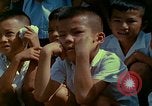 Standbild vietnamesische Kinder Saigon Vietnam, 1967, aus Sekunde 18 historischem Filmmaterial Videoclip 65675060279