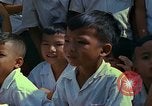 Standbild vietnamesische Kinder Saigon Vietnam, 1967, aus Sekunde 22 historischem Filmmaterial Videoclip 65675060279