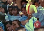 Standbild vietnamesische Kinder Saigon Vietnam, 1967, aus Sekunde 28 historischem Filmmaterial Videoclip 65675060279