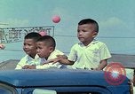Standbild vietnamesische Kinder Saigon Vietnam, 1967, aus Sekunde 53 historischem Filmmaterial Videoclip 65675060279