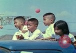 Standbild vietnamesische Kinder Saigon Vietnam, 1967, aus Sekunde 60 historischem Filmmaterial Videoclip 65675060279