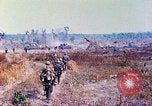 Standbild 1 Infanterie Division Vietnam, 1968, aus Sekunde 30 historischem Filmmaterial Videoclip 65675060282