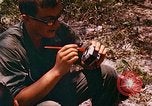 Immagine di Mobile forza fluviale soldati Dong Vietnam Tam, 1968, secondo 37 filmato di repertorio 65675060290
