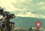 Immagine di Il popolo italiano Napoli Italia, 1944, secondo 50 filmato di repertorio 65675060291