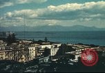 Immagine di Il popolo italiano Napoli Italia, 1944, secondo 55 filmato di repertorio 65675060291