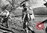 Standbild Marine Corps Pacific Theater, 1944, aus Sekunde 16 historischem Filmmaterial Videoclip 65675060326