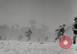 Standbild Marine Corps Pacific Theater, 1944, aus Sekunde 28 historischem Filmmaterial Videoclip 65675060330