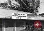 Standbild Luft Besatzungsmitglieder Pacific Theater, 1945, aus Sekunde 40 historischem Filmmaterial Videoclip 65675060332