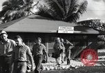 Standbild Luft Besatzungsmitglieder Pacific Theater, 1945, aus Sekunde 56 historischem Filmmaterial Videoclip 65675060332