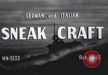 Standbild deutsche und italienische sneak craft Boote und Schwimmer Europa, 1945, aus Sekunde 17 historischem Filmmaterial Videoclip 65675060338