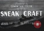 Standbild deutsche und italienische sneak craft Boote und Schwimmer Europa, 1945, aus Sekunde 20 historischem Filmmaterial Videoclip 65675060338