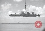 Standbild deutsche und italienische sneak craft Boote und Schwimmer Europa, 1945, aus Sekunde 49 historischem Filmmaterial Videoclip 65675060338