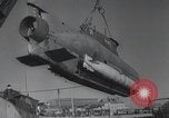 Standbild deutsche und italienische sneak craft Boote und Schwimmer Europa, 1945, aus Sekunde 53 historischem Filmmaterial Videoclip 65675060338