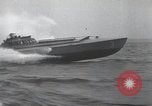 Standbild deutsche und italienische sneak craft Boote und Schwimmer Europa, 1945, aus Sekunde 58 historischem Filmmaterial Videoclip 65675060338