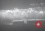 Standbild deutsche und italienische sneak craft Boote und Schwimmer Europa, 1945, aus Sekunde 60 historischem Filmmaterial Videoclip 65675060338