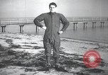 Standbild Schwimmer United States USA, 1945, aus Sekunde 8 historischem Filmmaterial Videoclip 65675060339