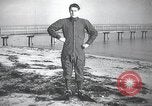Standbild Schwimmer United States USA, 1945, aus Sekunde 9 historischem Filmmaterial Videoclip 65675060339