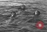 Standbild Schwimmer United States USA, 1945, aus Sekunde 51 historischem Filmmaterial Videoclip 65675060339