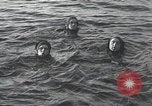 Standbild Schwimmer United States USA, 1945, aus Sekunde 52 historischem Filmmaterial Videoclip 65675060339