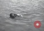 Standbild Schwimmer United States USA, 1945, aus Sekunde 58 historischem Filmmaterial Videoclip 65675060339