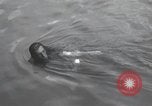 Standbild Schwimmer United States USA, 1945, aus Sekunde 62 historischem Filmmaterial Videoclip 65675060339