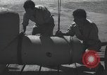 Standbild italienischen SLC-200 Maiale human Torpedo Europa, 1945, aus Sekunde 31 historischem Filmmaterial Videoclip 65675060340