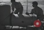 Standbild italienischen SLC-200 Maiale human Torpedo Europa, 1945, aus Sekunde 34 historischem Filmmaterial Videoclip 65675060340